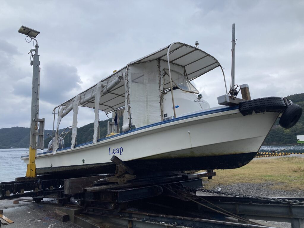 今日からしばらくボートメンテナンスのLeap号